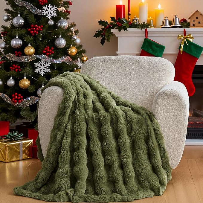 Lotus Karen Faux Fur Throw Blanket Dark Green - Image 2