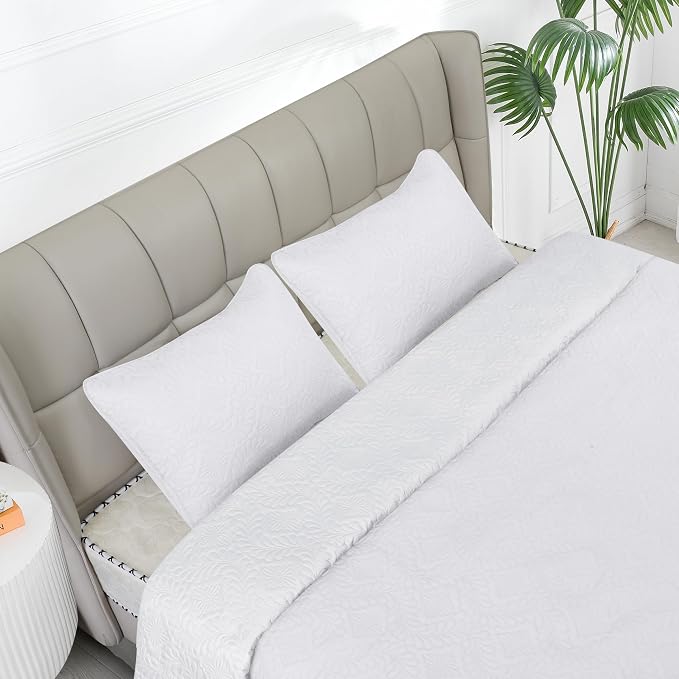 Easy-Going Twin Size Reversible Quilt Set - Image 2