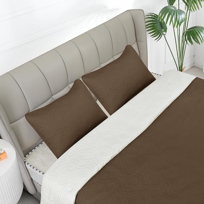 Easy-Going Twin Size Reversible Quilt Set - Image 2