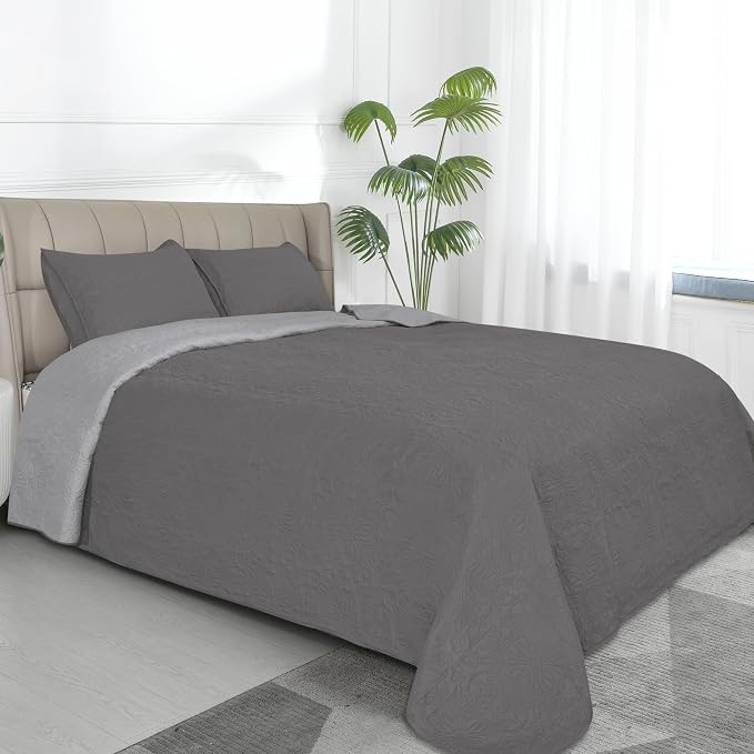 Easy-Going Full/Queen Size Reversible Quilt Set by Easy-Going