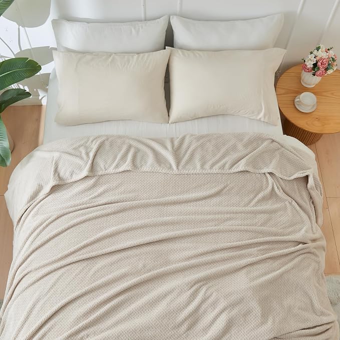 NEWCOSPLAY Super Soft Queen Blanket Linen Premium Silky Flannel Fleece Leaves - Image 2