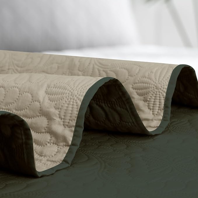 Easy-Going Twin Size Reversible Quilt Set - Image 7