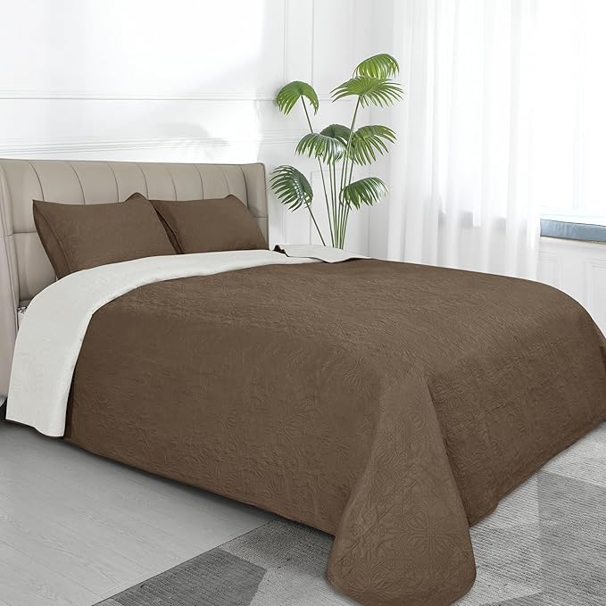 Easy-Going King Size Reversible Quilt Set by Easy-Going