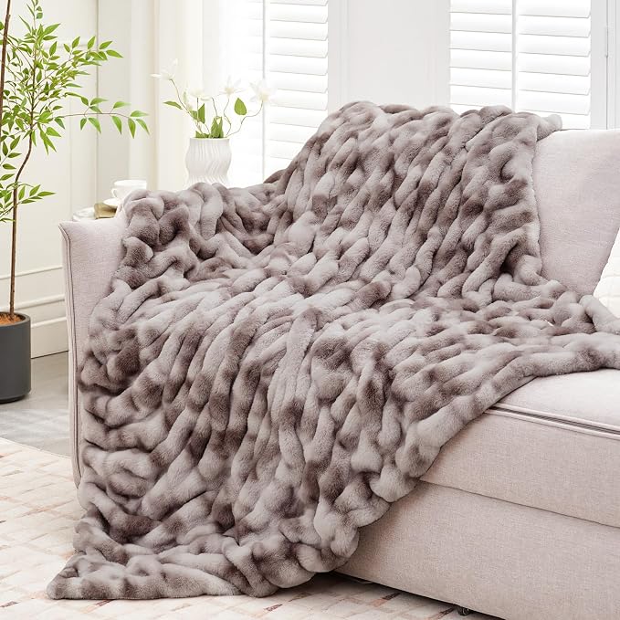 Ultra Soft Luxury Faux Fur Throw Blanket - Image 9