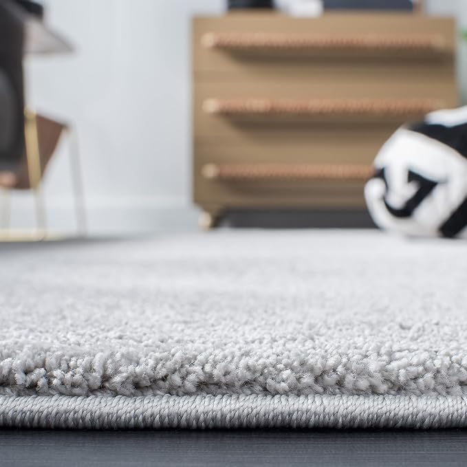 SAFAVIEH Plain and Solid Collection Area Rug - Image 5