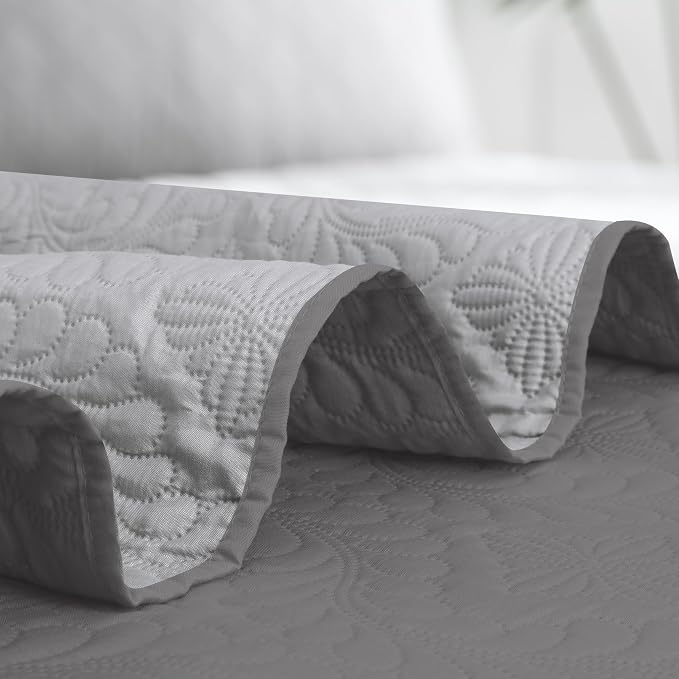 Easy-Going Full/Queen Size Reversible Quilt Set - Image 6
