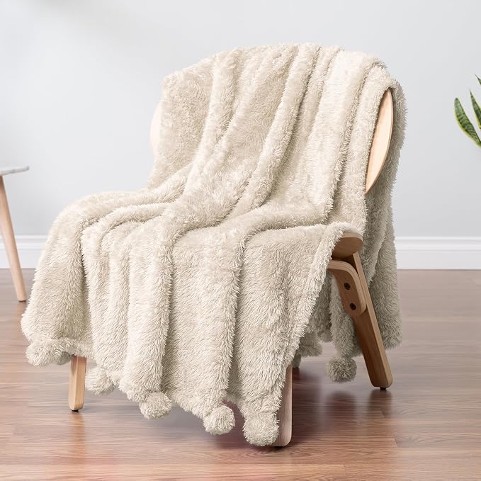 PAVILIA Cream Sherpa Throw Blanket by PAVILIA