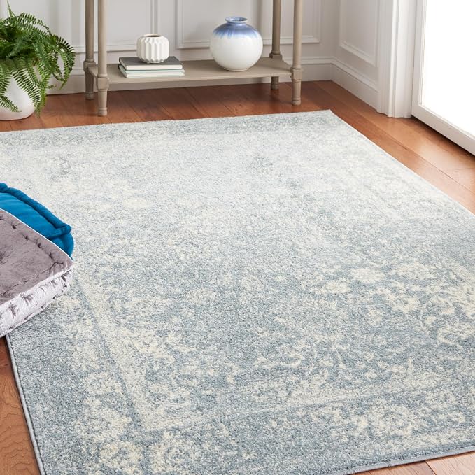 SAFAVIEH Area Rug 4x6 - Image 2