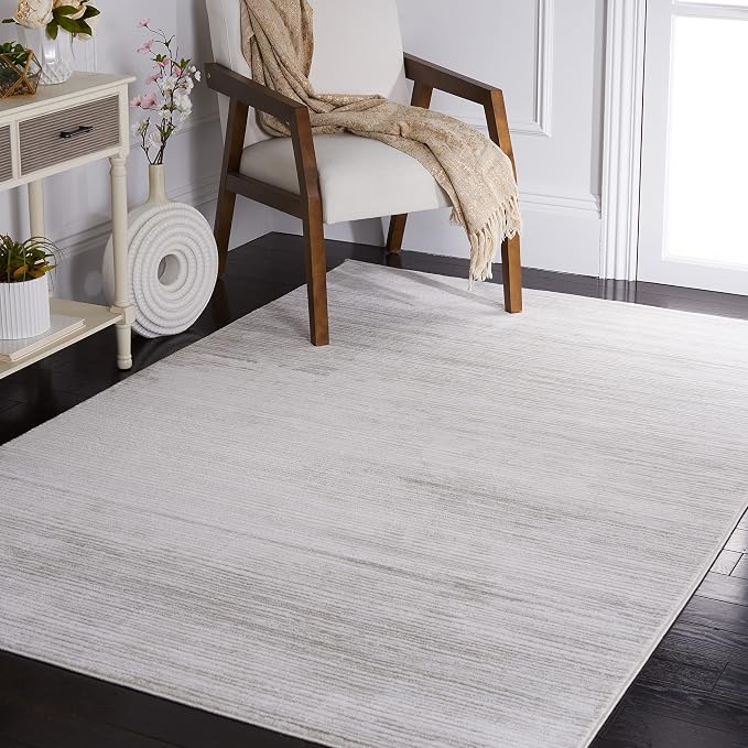 SAFAVIEH Area Rug 4x6 by SAFAVIEH