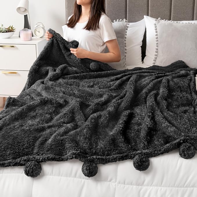 Pavilia Sherpa Throw Blanket - Image 5