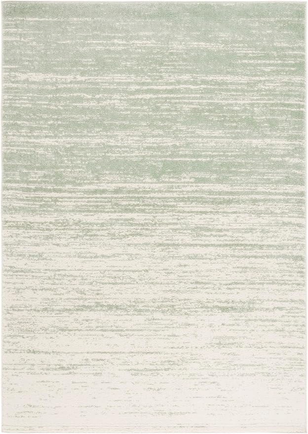 SAFAVIEH Area Rug 4x6 by SAFAVIEH