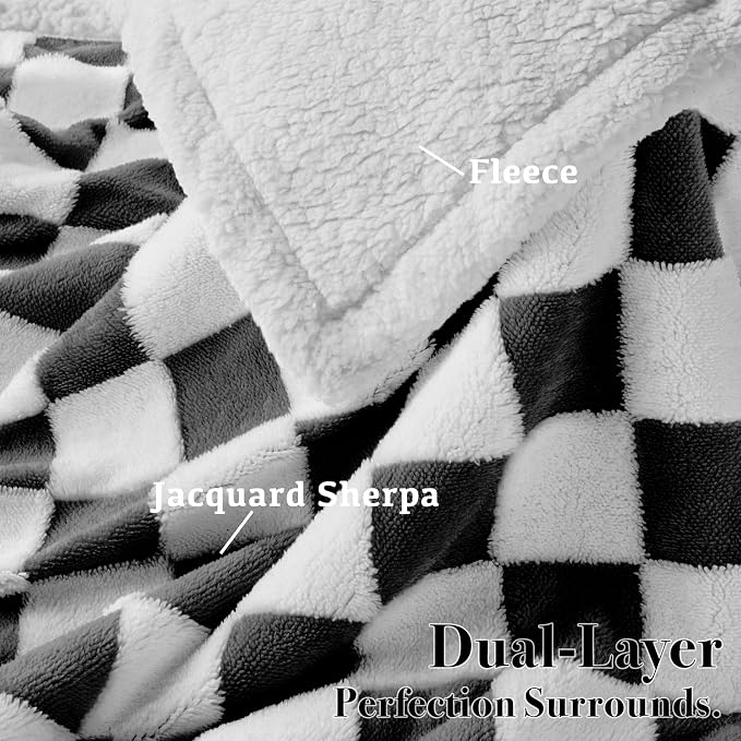 Checkered Dog Blanket, Cute Aesthetic Style Fluffy Fleece Pets Blanket - Image 3