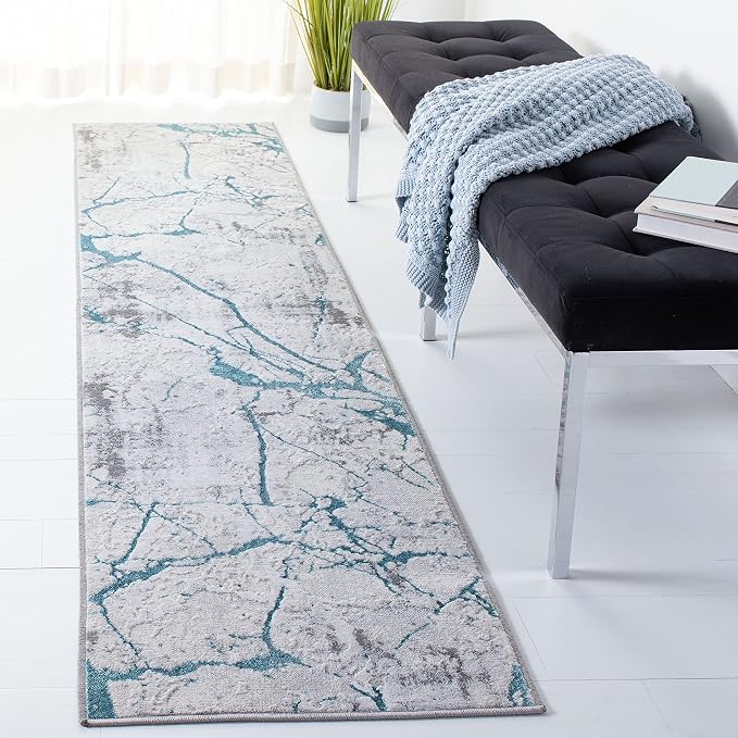 SAFAVIEH Amelia Collection Runner Rug by SAFAVIEH