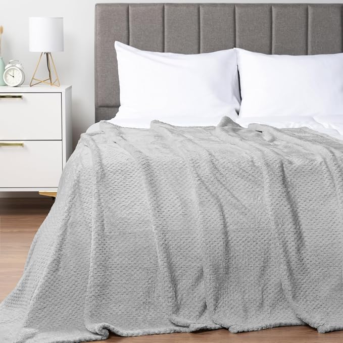 PAVILIA Light Gray Throw Blanket - Image 5