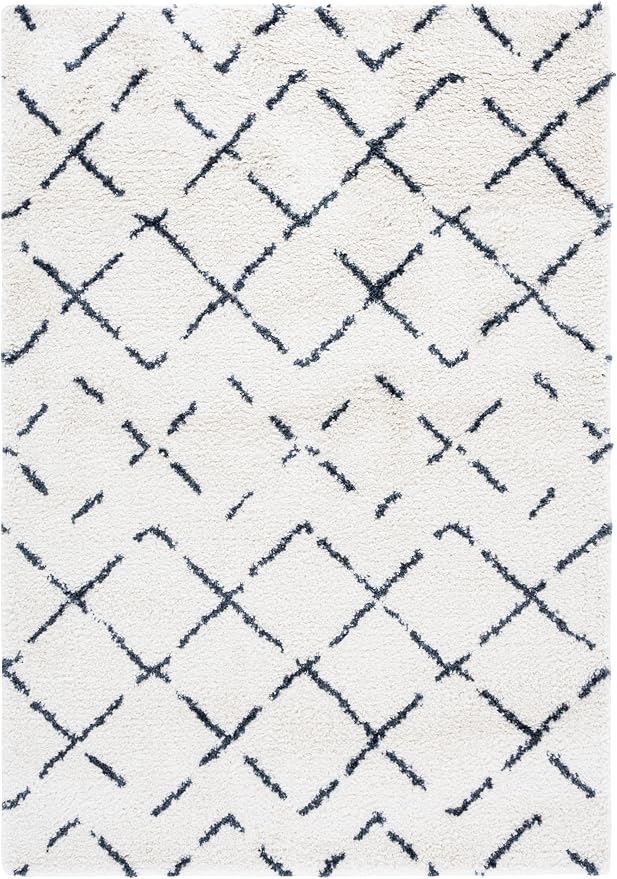 SAFAVIEH Area Rug 4x6 by SAFAVIEH