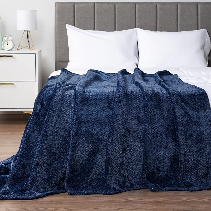 PAVILIA Navy Blue Throw Blanket - Image 5