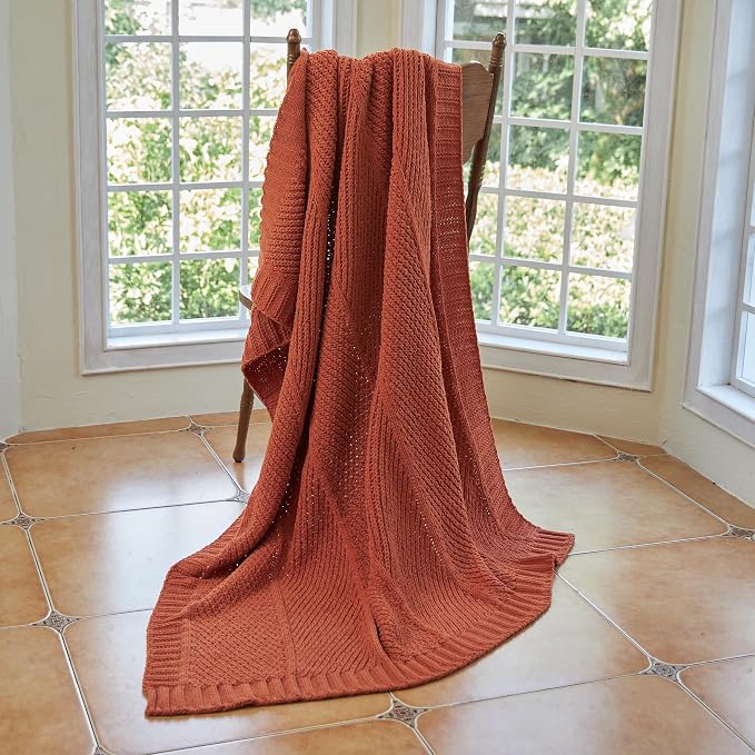Amélie Home Chevron Chenille Knit Throw Blanket - Image 9