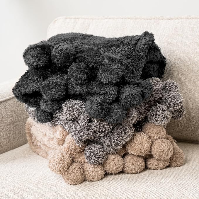 PAVILIA Black Sherpa Throw Blanket - Image 6
