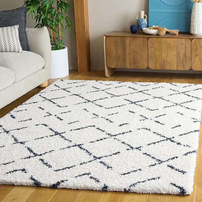 SAFAVIEH Arizona Shag Collection Area Rug by SAFAVIEH