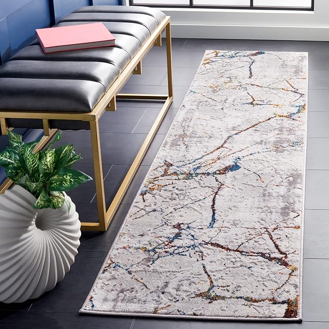 SAFAVIEH Amelia Collection Runner Rug by SAFAVIEH