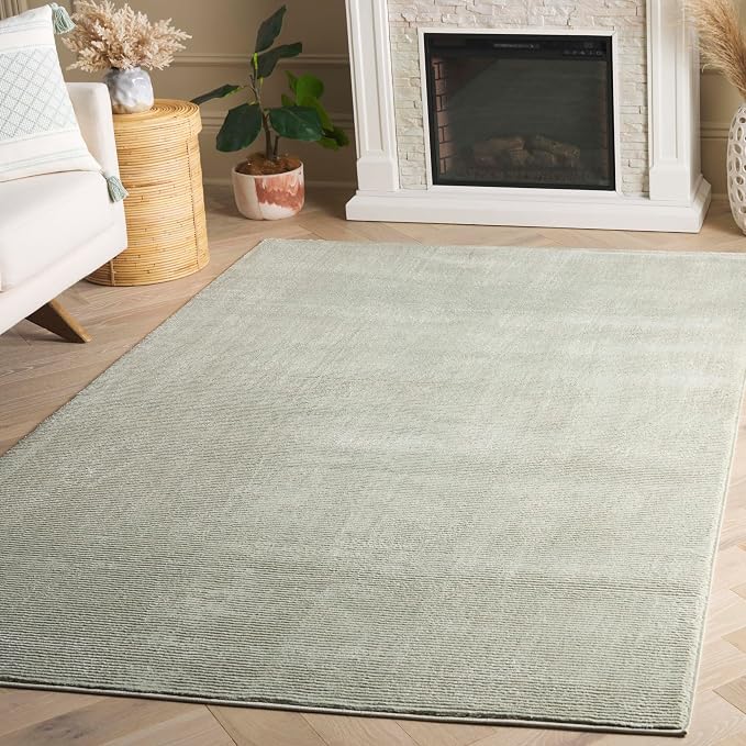 SAFAVIEH Revive Collection Accent Rug by SAFAVIEH