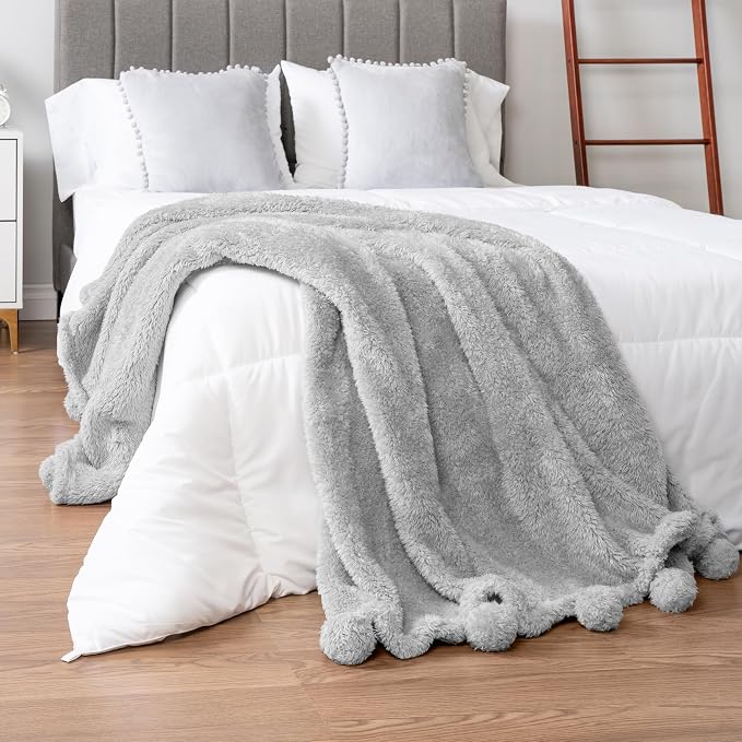 Pavilia Light Grey Sherpa Throw Blanket - Image 5