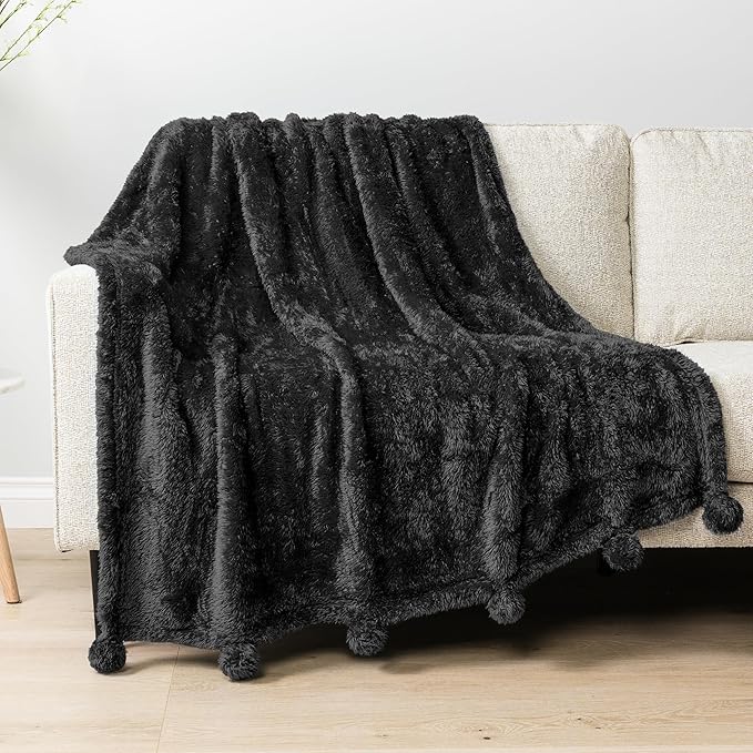 PAVILIA Black Sherpa Throw Blanket - Image 2