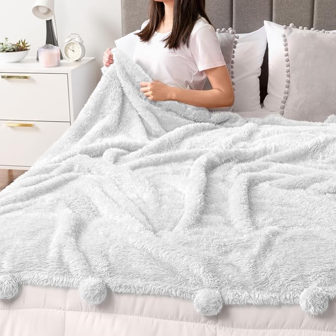 Pavilia White Sherpa Throw Blanket - Image 3