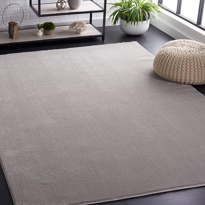 SAFAVIEH Revive Collection Accent Rug by SAFAVIEH