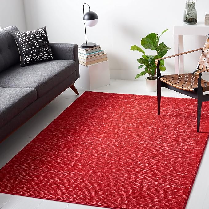 SAFAVIEH Area Rug 4x6 by SAFAVIEH