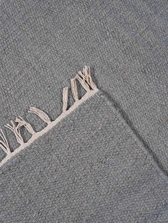 Rugsotic Carpets Hand Woven Flat Weave Kilim Wool 4'x6' Area Rug Solid Silver - Image 2