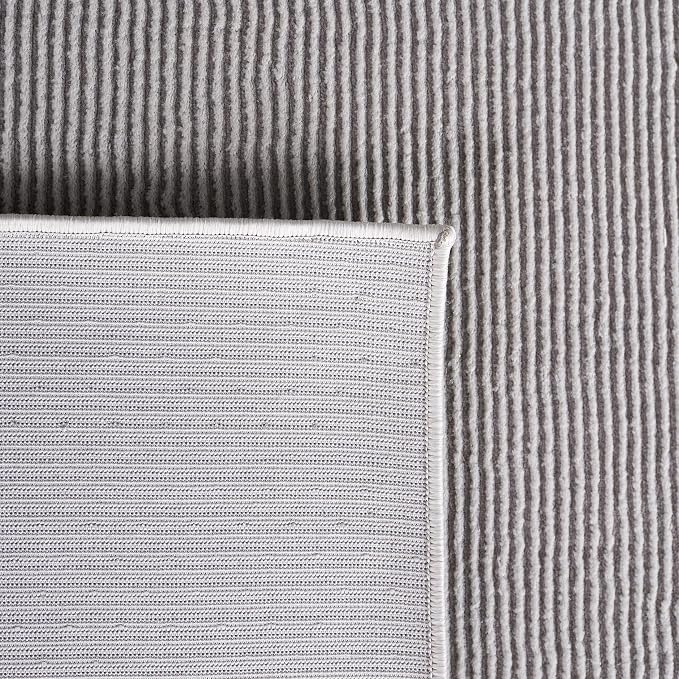 SAFAVIEH Revive Collection Accent Rug - Image 3