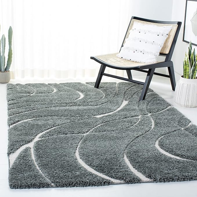 SAFAVIEH Florida Shag Collection Area Rug by SAFAVIEH
