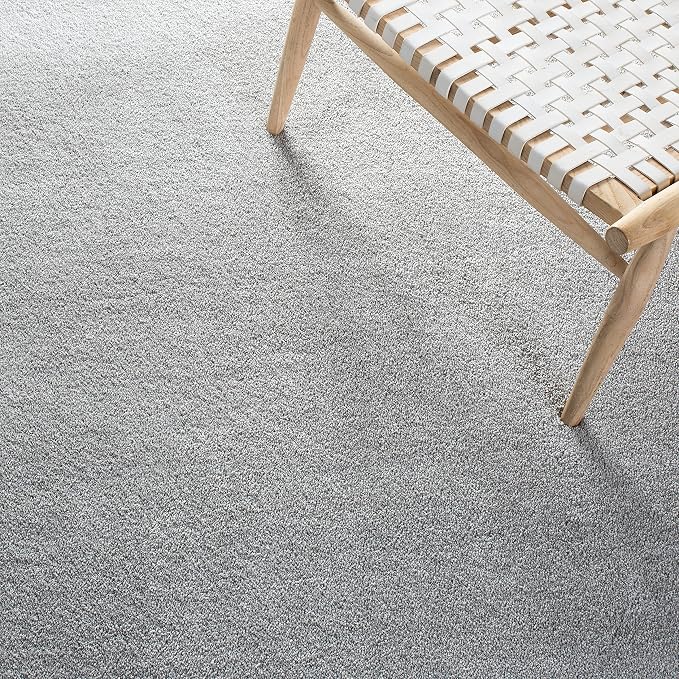 SAFAVIEH Plain and Solid Collection Area Rug - Image 7