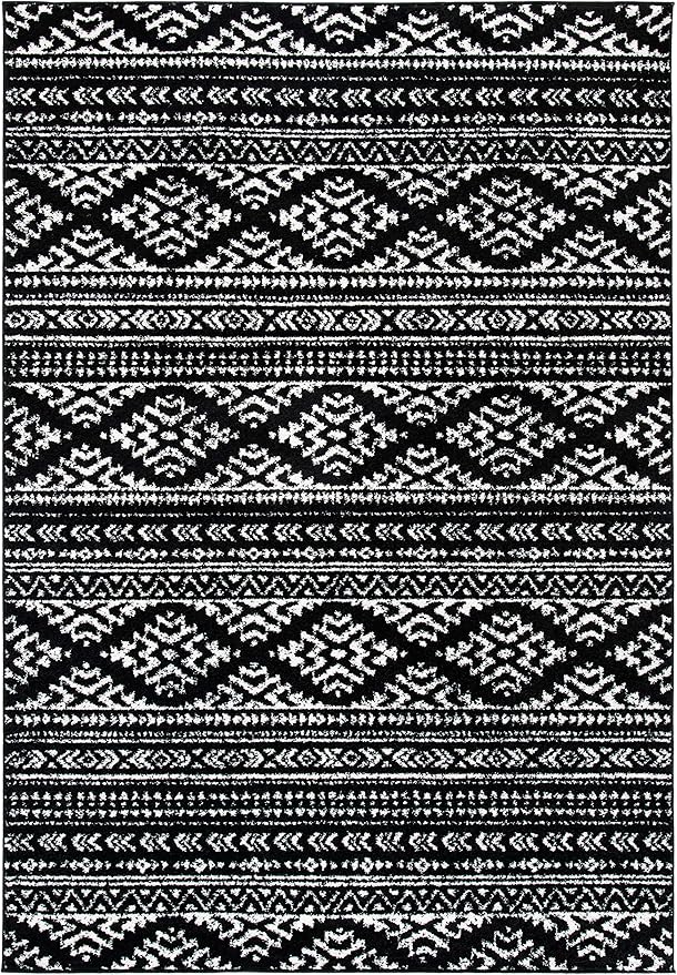 SAFAVIEH Tulum Collection Accent Rug by SAFAVIEH