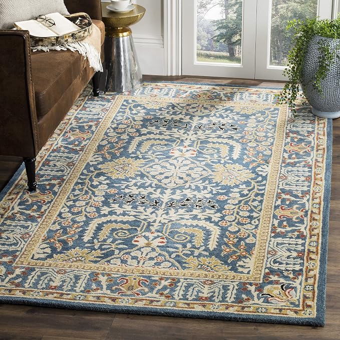 SAFAVIEH Antiquity Collection Area Rug by SAFAVIEH